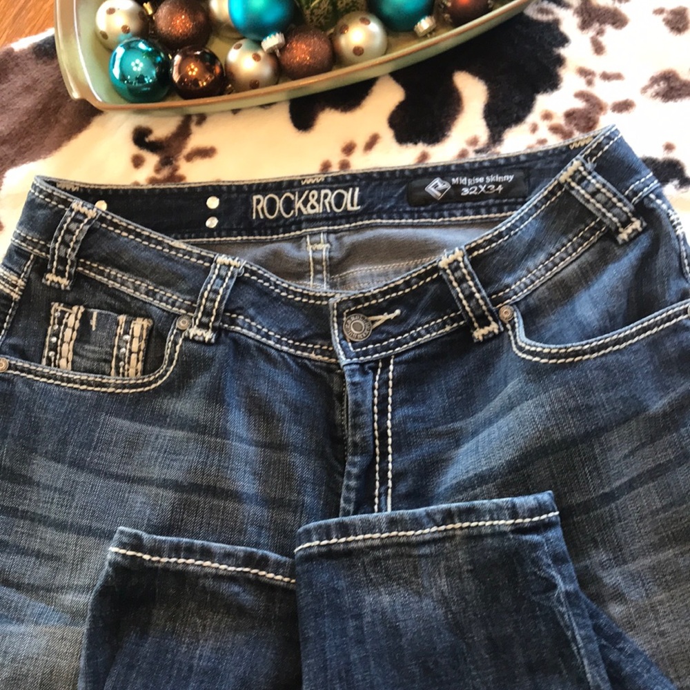 Rock and Roll Cowgirl size 32x34 skinny jeans
